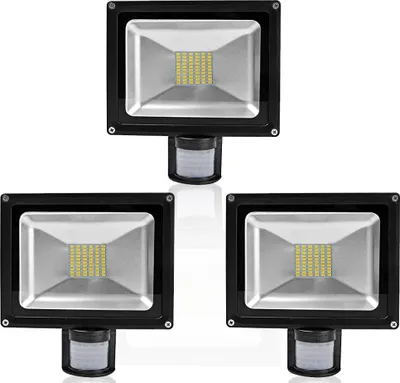 Produktbild von Greenmigo 3x 50W SMD Fluter mit Bewegungsmelder Strahler Warmweiß Schwarz Aluminium Gehäuse IP65 Wasserdicht LED Lampe Wandleuchter Flulicht Flutbeleuchtung LED Gartenlampe Außenstahler