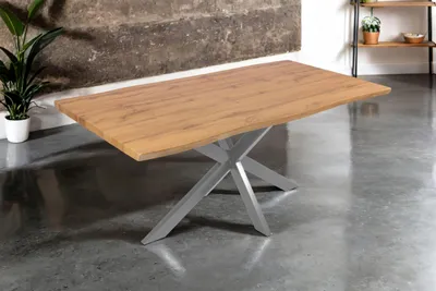 Produktbild von Esstisch Josy | 180 x 90 cm | Holz Wildeiche-Optik | Spider-Gestell Metall Silber | 40 mm Tischplatte mit Baumkante | Tisch für Esszimmer & Küche