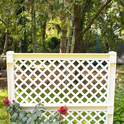 Produktbild von Pflanzkasten NYVIGreen 100x43x140 cm 110 Liter mit Spalier - Pflanzkübel aus wetterfestem & recyceltem Kunststoff, Farbe:Weiß