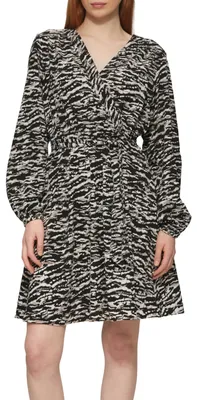 Produktbild von s.Oliver Damen Kleid – Wickeloptik, V-Ausschnitt, Langarm, Crêpe