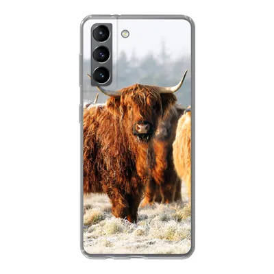 Produktbild von MuchoWow® Handyhülle Schutzhülle Hülle für Samsung Galaxy S21 Schottische Highlander - Schnee - Wald Silikon Softcase Handy Hülle - Softcase