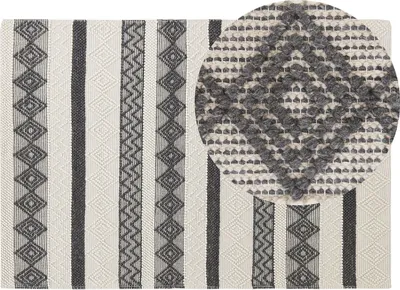 Zdjęcie produktu dla BELIANI Dywan beżowo-szary wełna poliester 140 x 200 cm ręcznie tkany geometryczny wzór w stylu boho do salonu sypialni