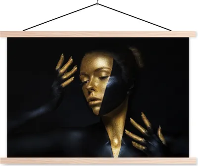 Produktbild von MuchoWow® Textilposter Make-up - Kunst - Frau - Luxus - Gold 60x40 cm mit holzfarbenen Rahmen - Bilder