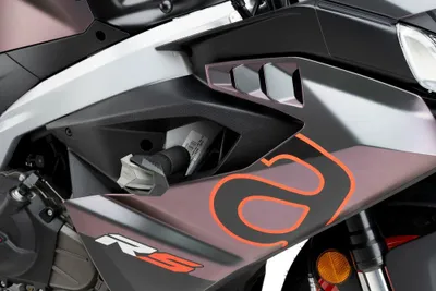 Immagine prodotto di PUIG 22236N Paracadute R19  adatto per APRILIA RS 457 Nero