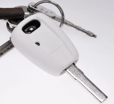 Produktbild von Auto Schlüssel Hülle Silikon Schutz Cover Weiß kompatibel mit FIAT Panda Brava Bravo Punto Stilo 1 Tasten Funk Fernbedienung