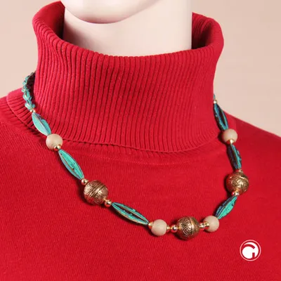 Produktbild von Kette türkis-patina und altgoldfarbene Perlen aus Kunststoff 55cm
