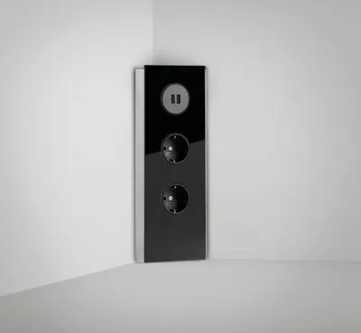 Obrázok produktu pre MIRA rohová sklenená zásuvka USB A rohová zásuvka ČIERNA - 2-cestná Schuko a 2-cestná USB nabíjačka / zásuvka