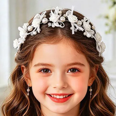 Immagine prodotto di Accessori per capelli a forma di fiori bianchi, ideali per bambine e damigelle