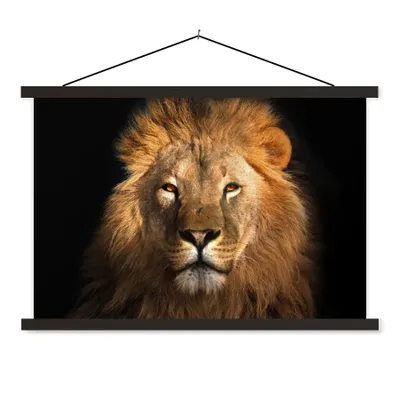 Produktbild von MuchoWow® Textilposter Löwe - Tiere - Schwarz - Hell - Braun - Porträt 120x80 cm mit schwarzem Rahmen - Wanddeko