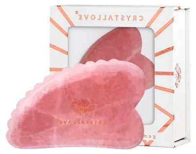 Produktbild von 3D Gua Sha aus Rosenquarz – Gesichtsmassagewerkzeug mit strukturierter Kante – Lymphdrainage, Anti-Aging und Strahlkraft – Gua Sha Stein für Gesicht, Hals und Dekolleté