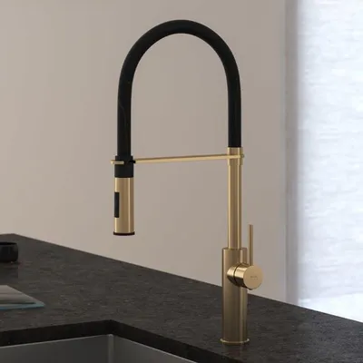 Imagen del producto de Grifo de cocina monomando Kronenbach Lima, con caño articulado y flexible, y ducha de mano con 2 tipos de chorro