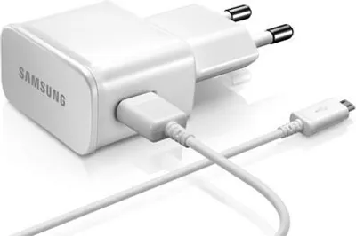Produktbild von Samsung EP-TA20EW Schnellladegerät weiß - 2,1 Ah inkl. Datenkabel