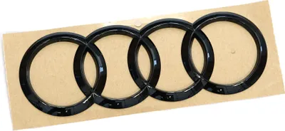 Zdjęcie produktu dla Audi 8Y4071802 – pierścień logo, edycja Black, emblemat Blackline, kolor czarny. *** Tylko dla modeli