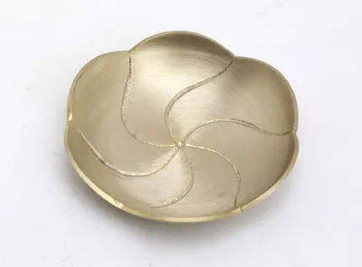 Produktbild von Kerzenteller, Kerzenschale, Lotusblume, Messing Gold matt satiniert Ø 9,5 cm