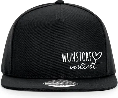 Produktbild von Huuraa Cappy Mütze Wunstorf verliebt Black Polyester Snapback Kappe Geschenkidee