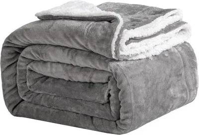 Produktbild von Famanu Kuscheldecke 130 x 150 cm - Grau, Fleece, Sherpa