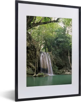 Produktbild von MuchoWow® MuchoWow® Gerahmtes Poster Ein hoher Wasserfall in Thailands Erawan-Nationalpark 30x40 cm - Poster mit zchwarzem Bilderrahmen - Wandposter Schlafzimmer