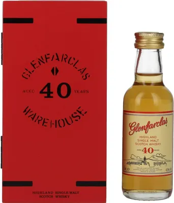 Produktbild von Glenfarclas 40 Years Old Highland Single Malt Scotch Whisky 43% Vol. 0,05l in Holzkiste