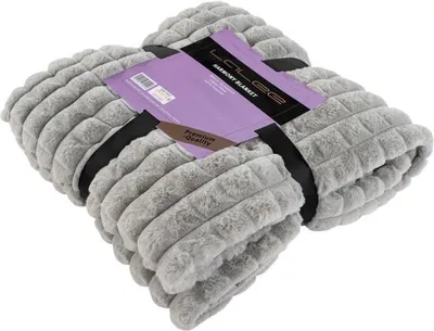 Produktbild von Lalee Harmony Fleecedecke Soft Cubes 3d Furr Pelz Plaid 150x200cm silbergrau