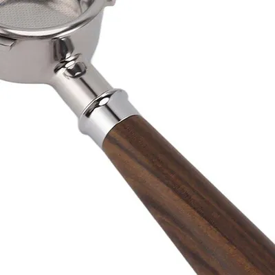 Obrázok produktu pre 58 mm portafilter bez dna s masívnou drevenou rukoväťou, čierny