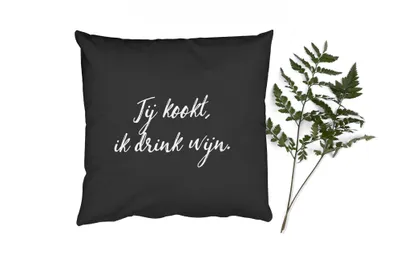 Produktbild von MuchoWow® Zierkissen Sofakissen Wohnzimmer Dekokissen 50x50 cm Sprichwörter - Du kochst, ich trinke Wein - Zitate - Wein - Kochen - Komfort - Sofakissen