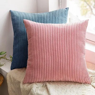 Zdjęcie produktu dla Zestaw 2 poszewek Unyqoos® – miękkie, aksamitne poszewki na poduszki 45 x 45 cm, dekoracyjne poszewki na poduszki do sofy z ukrytym zamkiem, 1 niebieska i 1 różowa