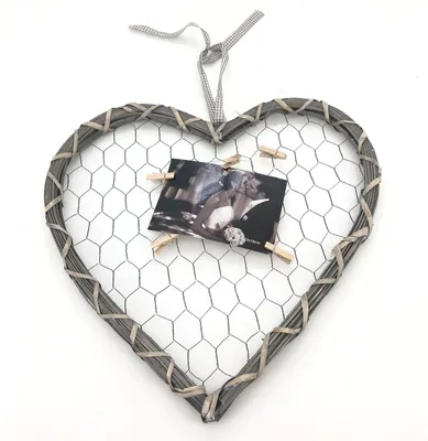 Produktbild von Fotohalter Herz 40x40cm Holz Herz mit Gitter und 5 Klammern Bilderhalter Rahmen