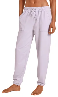 Productafbeelding van CALIDA dames joggingbroek, uit de serie Lounge Tulip, in paars, losvallende joggingbroek