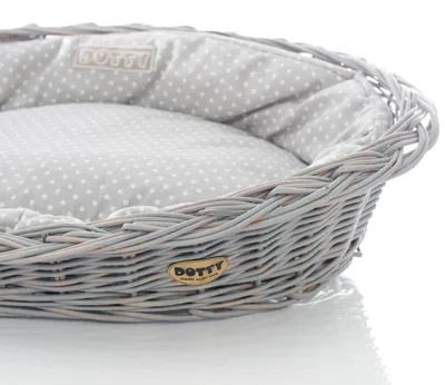 Produktbild von Handbemalter grauer Weidenkorb Wikikorb mit Baumwoll-Hundebett – Grau mit weißen Punkten Polka Dots – Waschbar & Weich – DOTTY