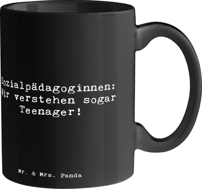 Produktbild von Mr. & Mrs. Panda Tasse Spruch Sozialpädagogin Herz - Schwarz - Geschenk, Sozialpädagogik, Teenager verstehen, Sozialpädagoginnen, Teebecher, personalisierte Geschenke