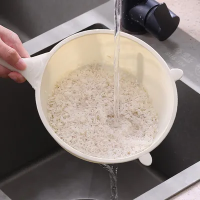 Produktbild von Kunststoff-Abtropfkorb mit feinem Netzgewebe für Küche und Haushalt, wiederverwendbares Sieb zum Reiswaschen mit praktischem Griff und effizientem Abtropfen