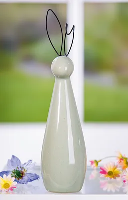 Produktbild von Gilde Figur, Hase, "Salvia", Porzellan, grün, VE 3, H. 27.5 cm, D. 7 cm 58935 4063387589359