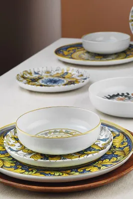 Obrázok produktu pre Hermia Concept, kvalitná 24-dielna jedálenská súprava zo 100 % porcelánu | 6 servírovacích tanierov (27 x 27 x 2,5 cm), 6 tanierov (20 x 20 x 5 cm), 6 misiek (15 x 15 x 4,5 cm), 6 dezertných tanierov (19 x 19 x 2,5 cm) | Vhodné do umývačky riadu, nevhodné do mikrovlnnej rúry.