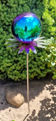 Produktbild von Blütenzauber Milano Rosenkugel 15 cm Edelstahl rainbow poliert Gartenstecker Deko mit Stab 80 cm