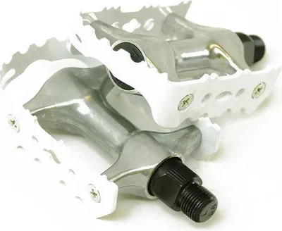 Produktbild von Weiße Aluminium Fahrradpedale mit 9/16 Zoll Gewinde & Schlaufenoption