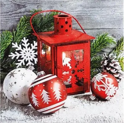 Produktbild von 20 Servietten Cabin Charm - Laterne mit Weihnachtskugeln 33x33cm