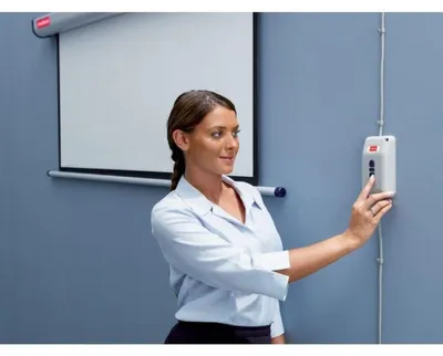 Produktbild von Nobo Elektrische Leinwand Plug 'n Play 200 cm, Motorisiert, 160 cm, 120 cm, 4:3, Weiß