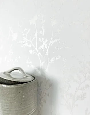 Produktbild von NEWROOM Tapete Katya Light Grey Grau Vliestapete - Modern Blumen Blätter  Germany