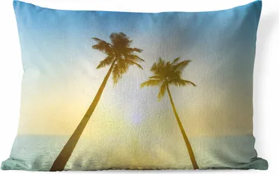 Produktbild von MuchoWow® Outdoor Kissen - Strand - Sonnenuntergang - Palmen - 50x30 cm - Wetterfest - Lounge Kissen - Sofa kissen - Wohnzimmer Dekoration