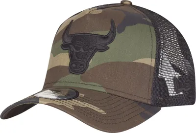 Produktbild von New Era Adjustable Trucker Cap - Chicago Bulls wood camo