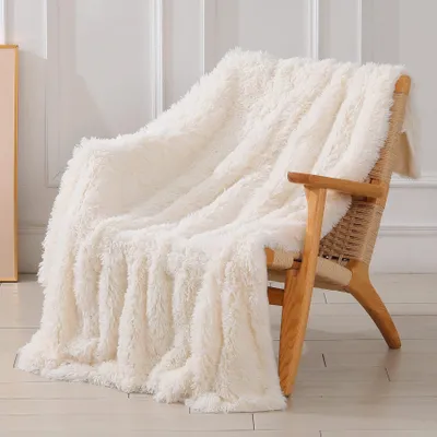 Immagine prodotto di Coperta decorativa in ecopelliccia - Color crema - A doppio strato - Morbida e calda