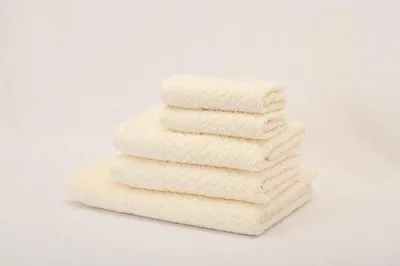Imagen del producto de Ibenzoa®: Juego de toallas de 5 piezas, 100% algodón, suave y absorbente, color ; 2 toallas de manos de 30x50 cm, 2 toallas faciales de 50x70 cm, 1 toalla de baño de 70x140 cm