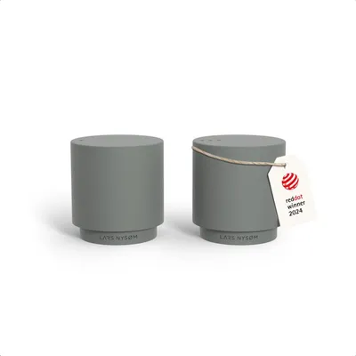 Immagine prodotto di Set di macinini per pepe e sale in acciaio inossidabile dal design minimalista