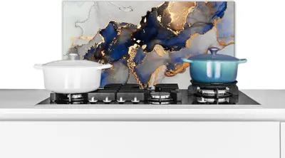 Obrázok produktu pre KitchenYeah® Kuchynský splashback - Kuchynský splashback - Ochrana steny sporáka a drezu - Mramor - Modrá - Zlatá 70x30 - Alu-Dibond (alternatíva skleneného splashbacku) - Tepelne odolný - Splashback na sporák