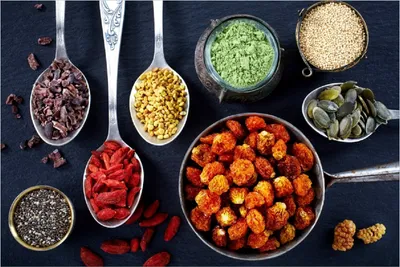 Produktbild von Wallario Poster - Gesunde Superfoods in Töpfen, Kunstdruck Größe: 100 x 150 cm