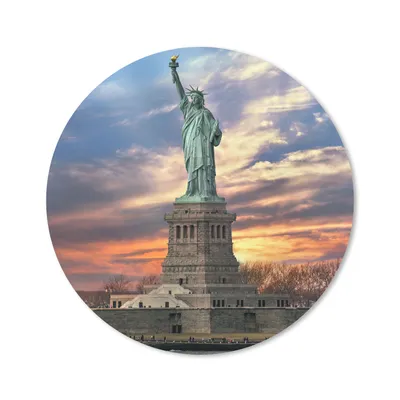 Produktbild von MuchoWow® Mauspad Mousepad Freiheitsstatue in New York bei Sonnenuntergang 50x50 cm - Mousepads - Maus Mat - Pad - Mausunterlage - Vinyl