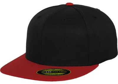 Produktbild von Urban Classics Flexfit Premium 210 Fitted 2-Tone Cap Trucker Basecap, Größe: S/M; Farbe: Black/Red