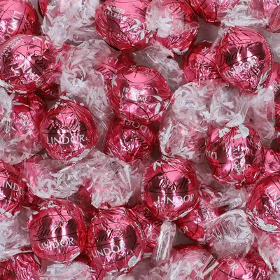 Produktbild von Lindt Lindor Kugeln Erdbeere 3kg