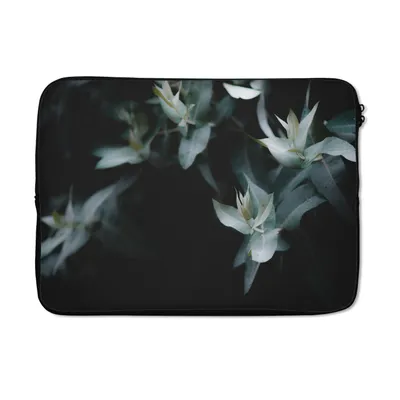 Produktbild von MuchoWow® Laptop Hülle 14 ZollEukalyptuszweige auf dunklem Hintergrund Laptoptasche - Laptoptasche - Stoßsicher - Schutzhaube