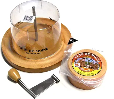 Produktbild von Komplett Set Käsehobel halber Laib Tete de Moine Käse Mönchskopfkäse Haube